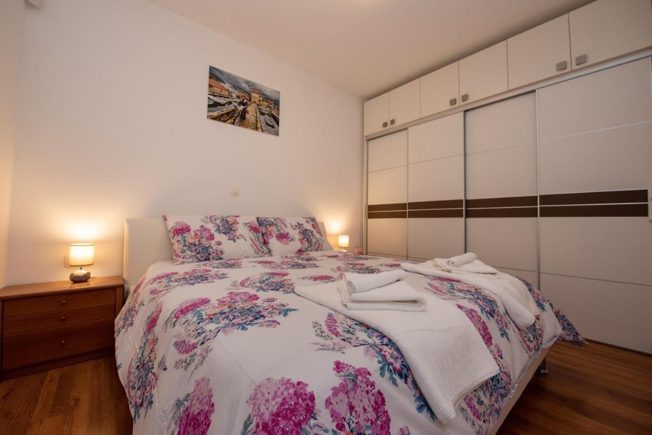 Apartment Miss Tina Trogir Kültér fotó