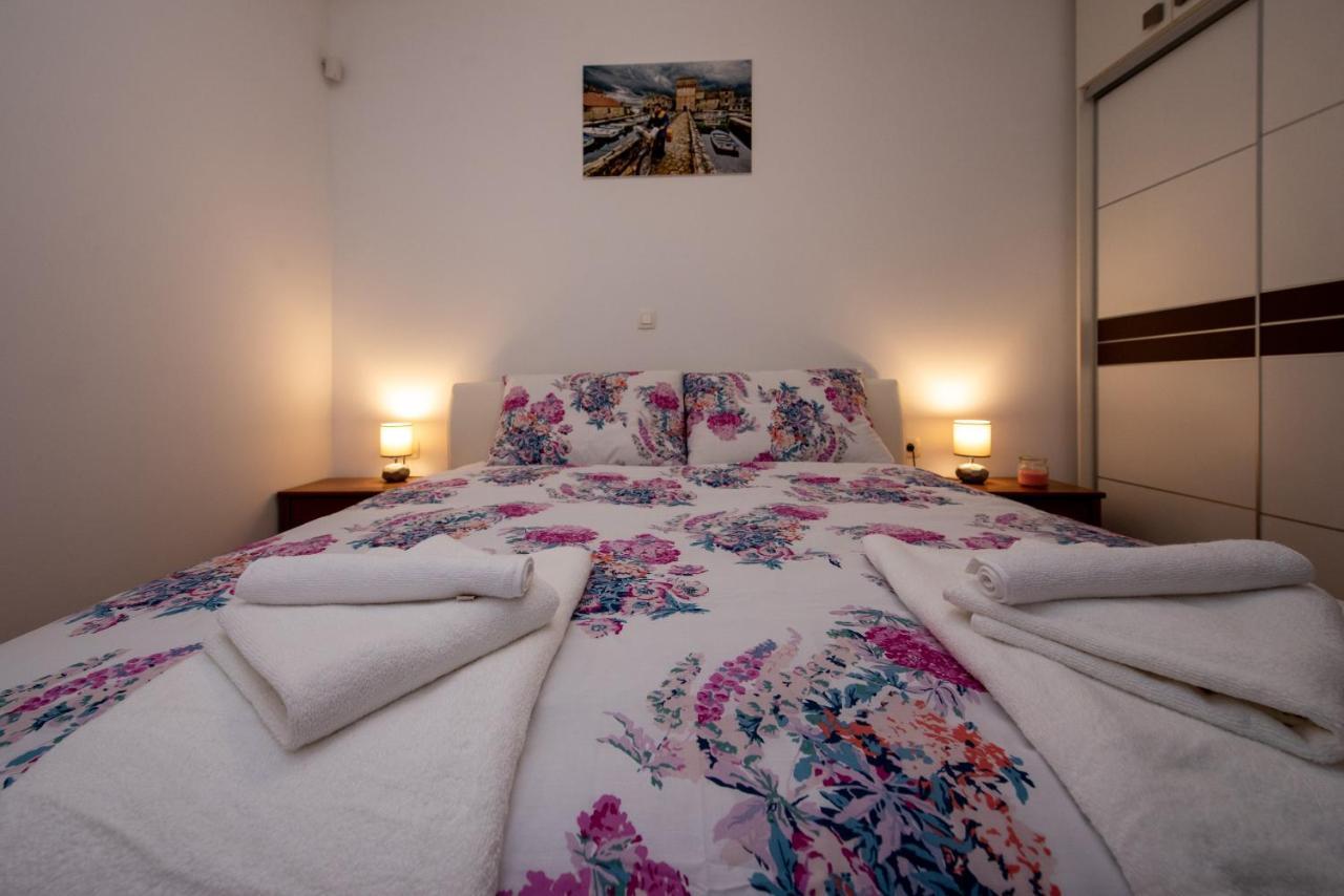 Apartment Miss Tina Trogir Kültér fotó