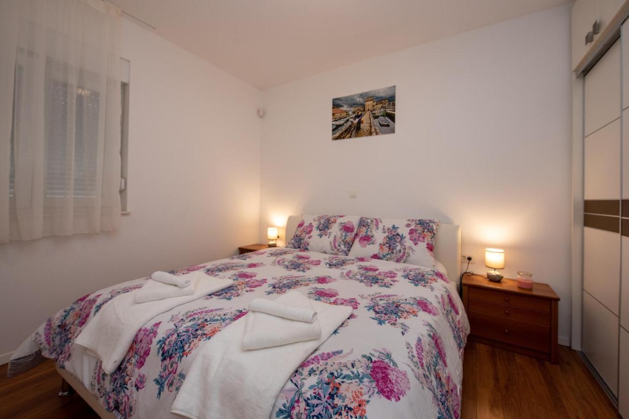 Apartment Miss Tina Trogir Kültér fotó